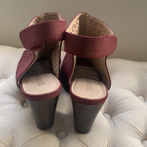 EUC Restricted wine colored heels - Picture 3 of 4